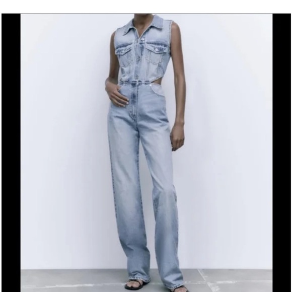 Zara Bloggers Favorite Cut Out
Sleeveless Denim Distressed Jumpsuit Size Medium - Picture 4 of 16